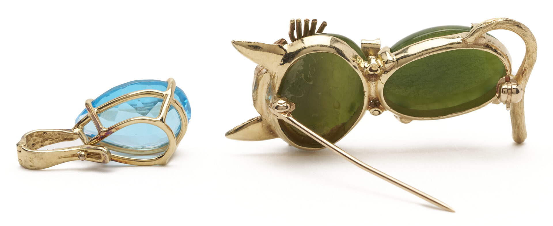 Lot 1272: 4 Gold Jewelry Pcs. incl. 18k Insect Brooch; Girard Perregaux Watch;  Jade Cat; Blue Topaz