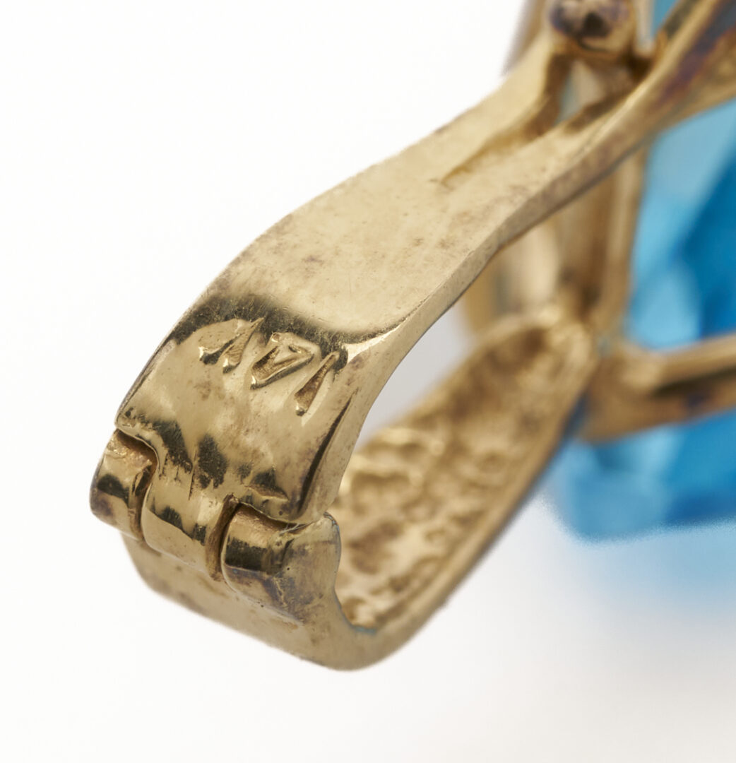 Lot 1272: 4 Gold Jewelry Pcs. incl. 18k Insect Brooch; Girard Perregaux Watch;  Jade Cat; Blue Topaz