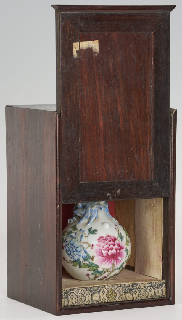 Lot 13: 5 Chinese Porcelain Items incl. Carp Plates