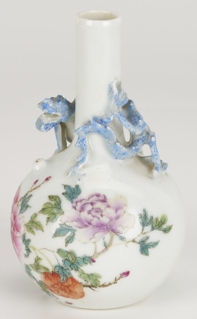 Lot 13: 5 Chinese Porcelain Items incl. Carp Plates