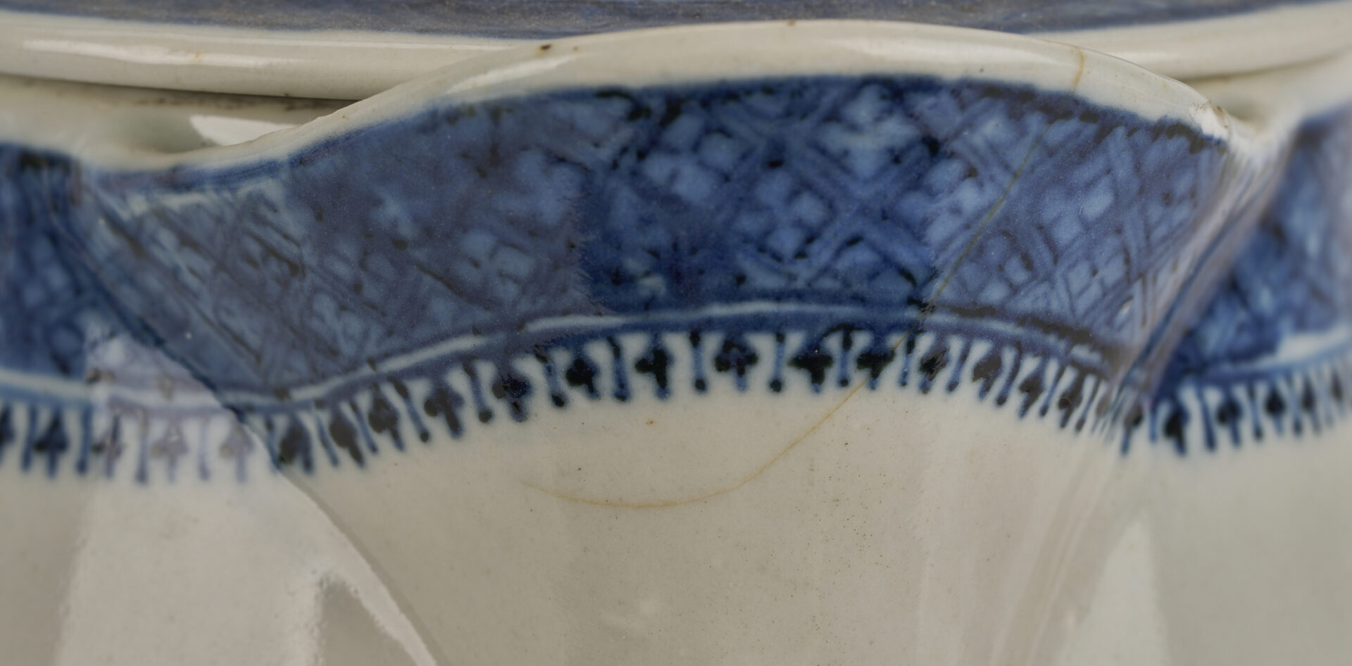 Lot 14: 2 Large Chinese Export Nanking Cider Pitchers