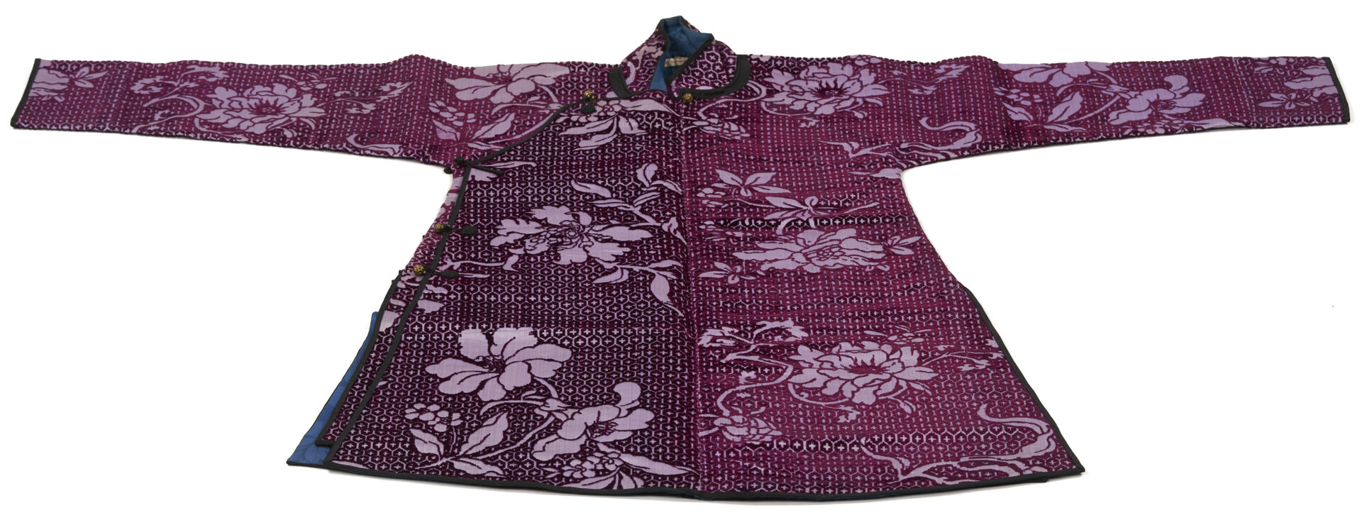 Lot 19: Women’s Qing Dynasty Chinese Manchu Robe