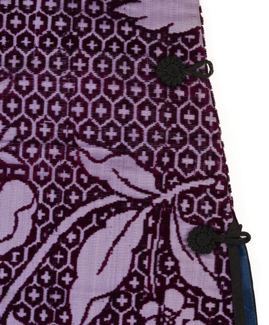 Lot 19: Women’s Qing Dynasty Chinese Manchu Robe