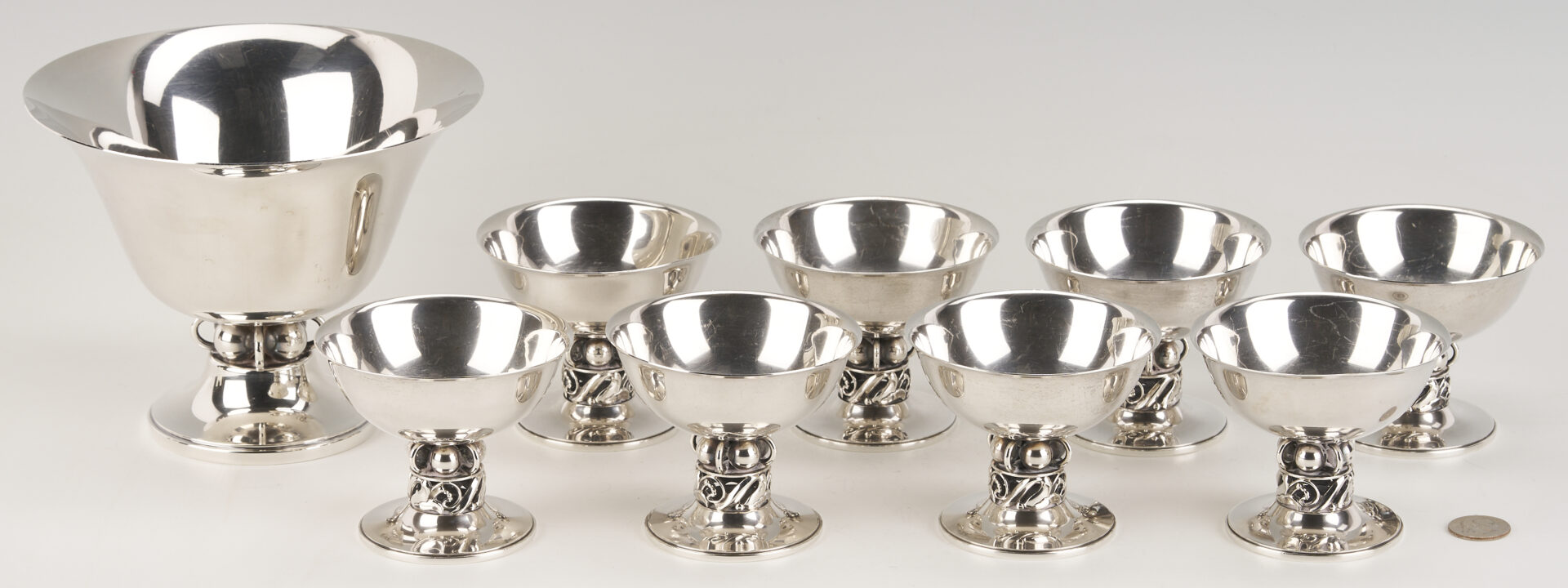 Lot 314: 8 International La Paglia Sterling Bowls Plus 1 Durham Bowl