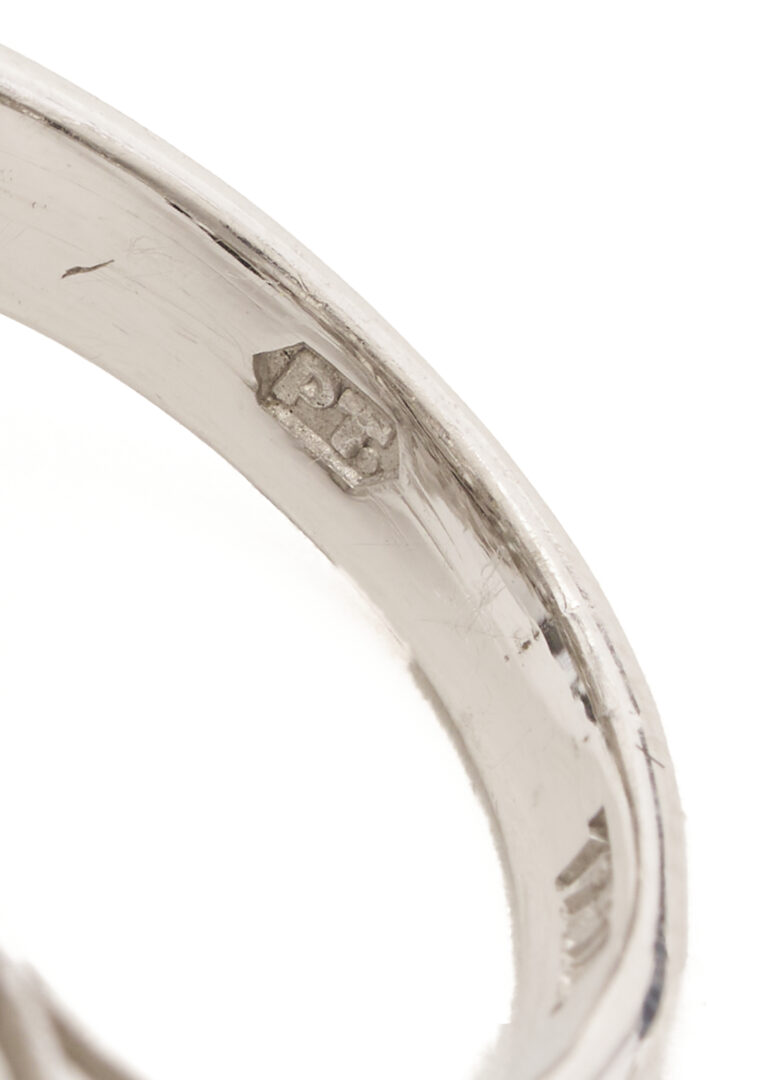 Lot 338: Platinum Jade & Diamond Ring