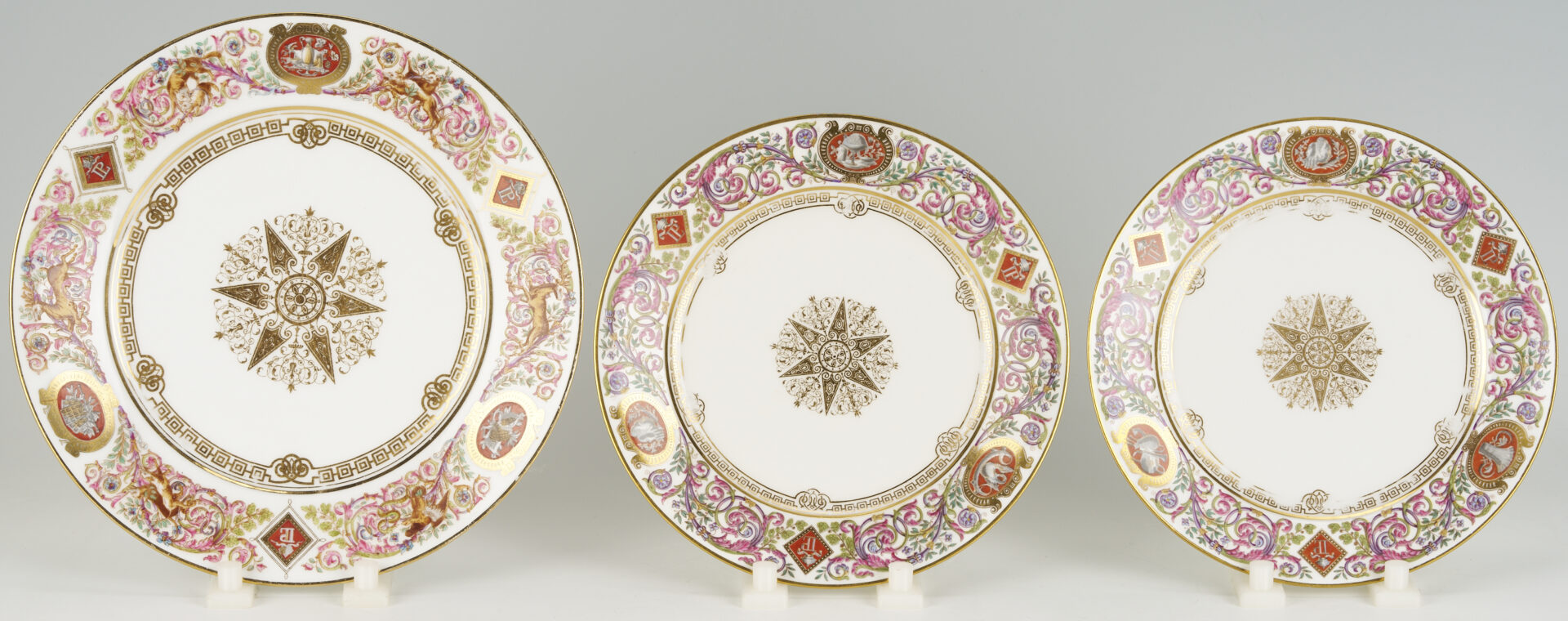 Lot 375: 19 Pc Sevres De Fountainbleau Porcelain Hunting Service, c. 1845