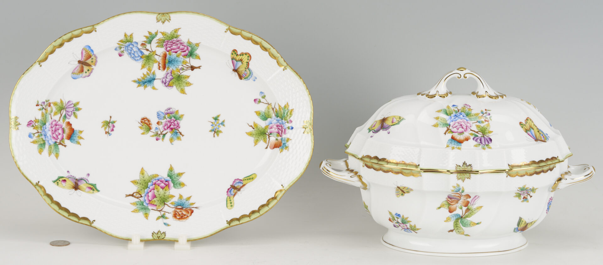 Lot 379: Herend Queen Victoria Porcelain Tureen & Underplate