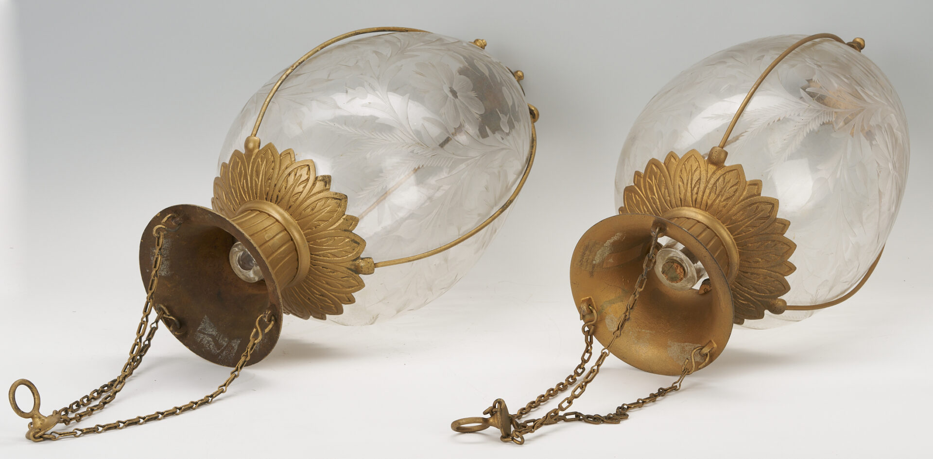 Lot 395: 3 Pharmacy Show Globes