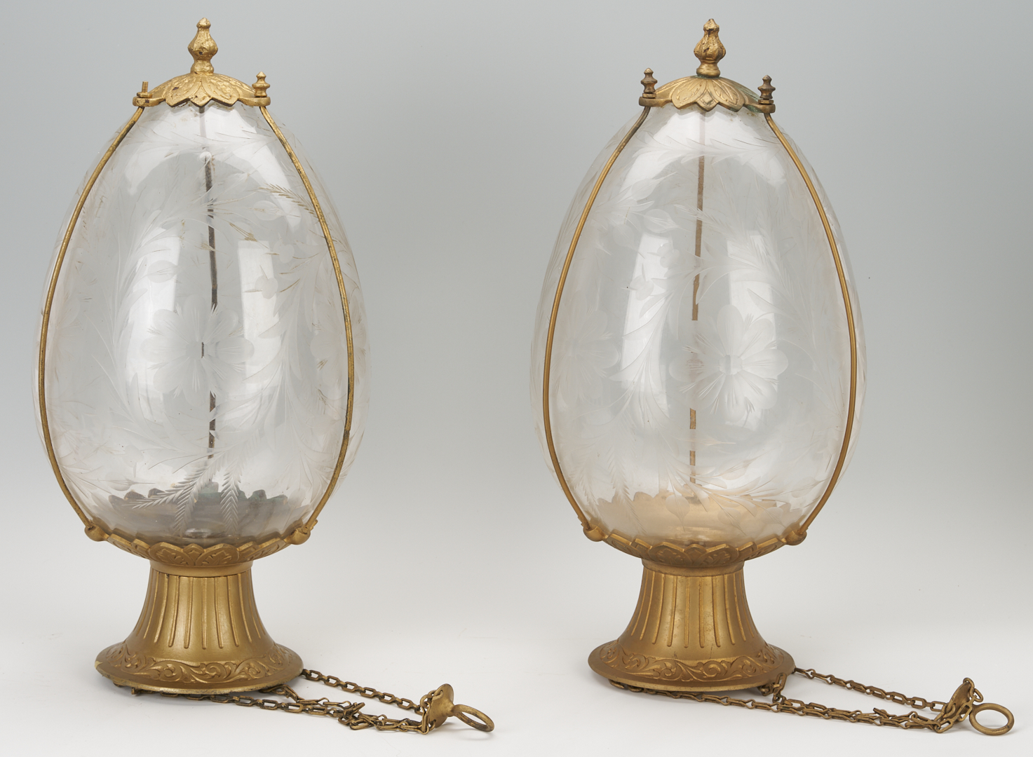 Lot 395: 3 Pharmacy Show Globes