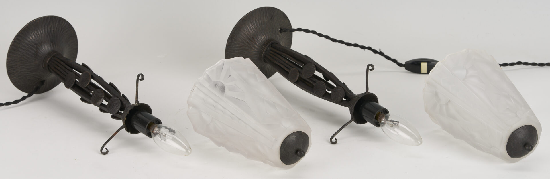 Lot 405: Pair Signed Degue French Art Deco Boudoir Lamps