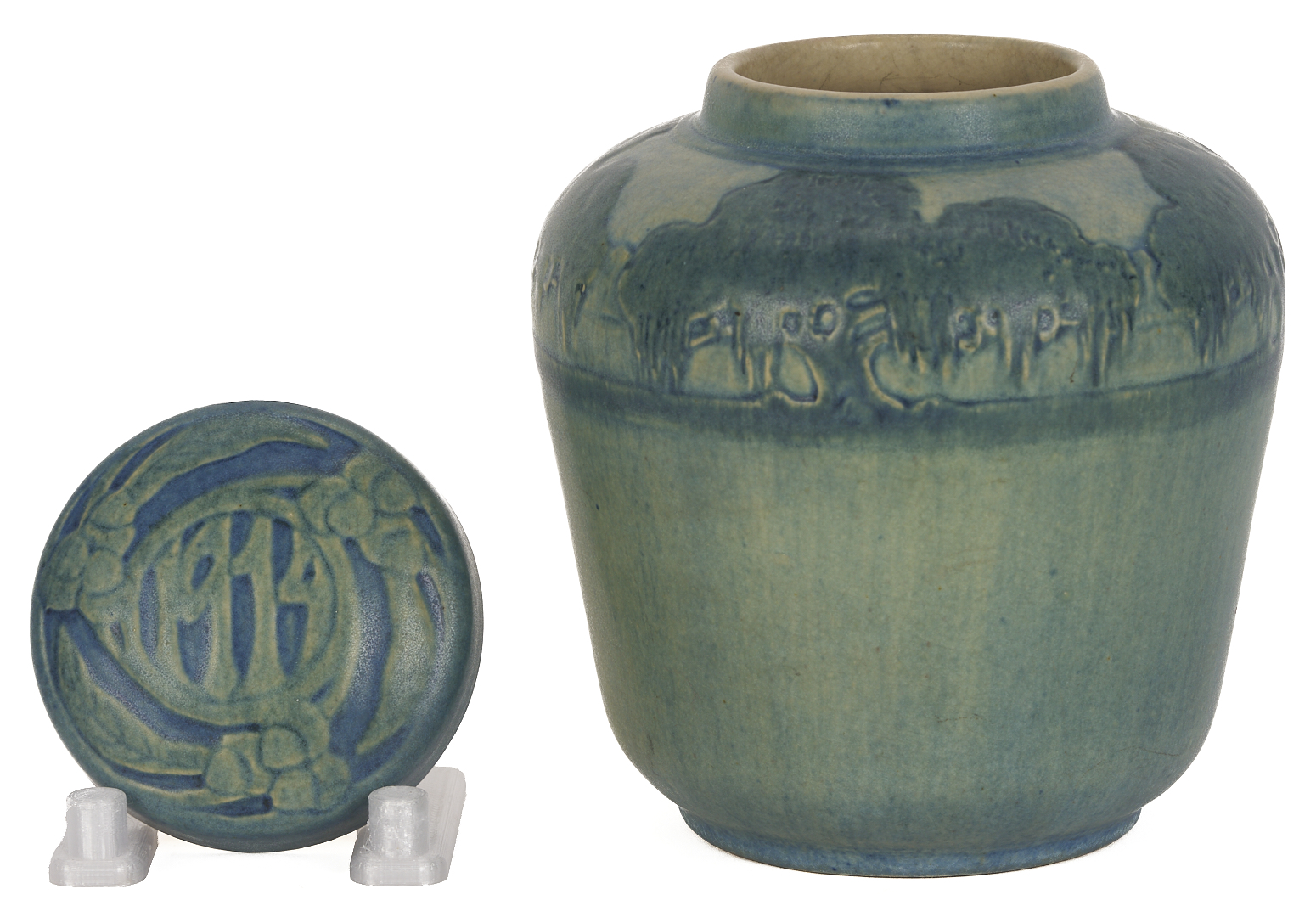 Lot 412: Newcomb College Pottery Covered Jar
