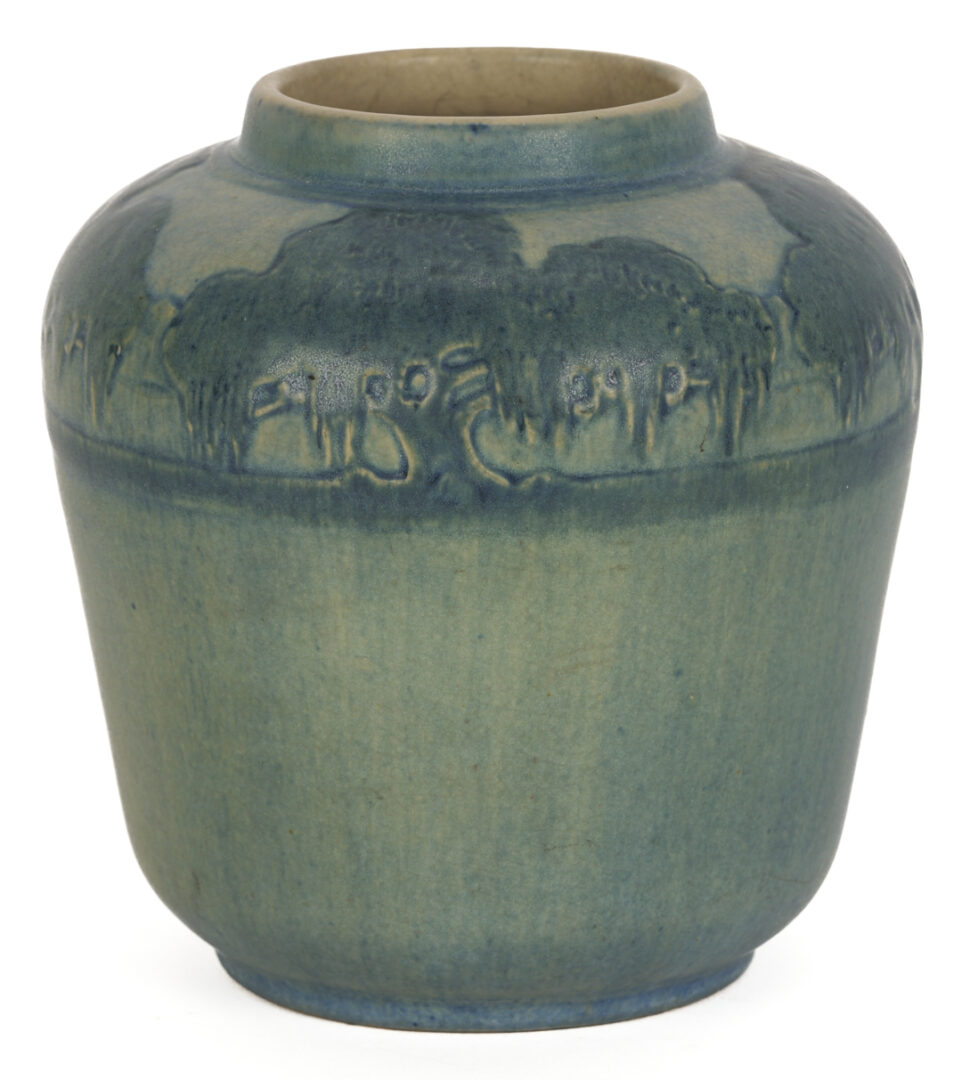 Lot 412: Newcomb College Pottery Covered Jar