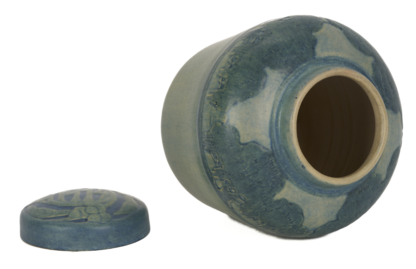 Lot 412: Newcomb College Pottery Covered Jar