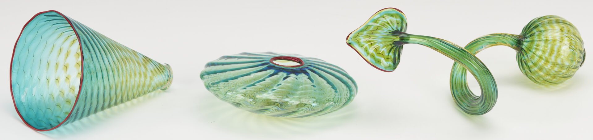 Lot 417: Dale Chihuly Clover Green Seaform Set, 2001, 7 pcs