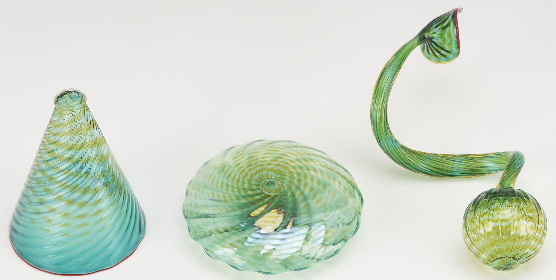 Lot 417: Dale Chihuly Clover Green Seaform Set, 2001, 7 pcs
