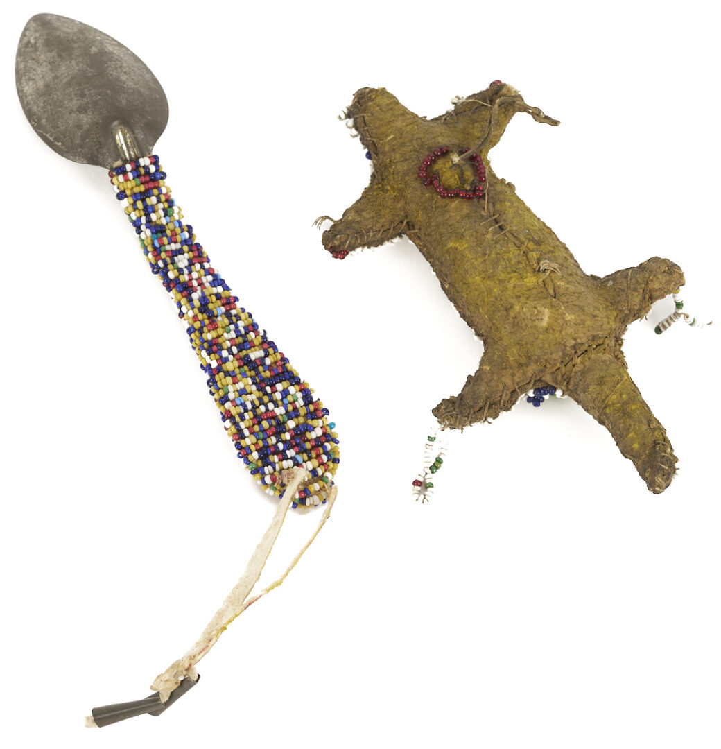 Lot 501: 3 Native American Fetishes & 1 Beaded Spoon