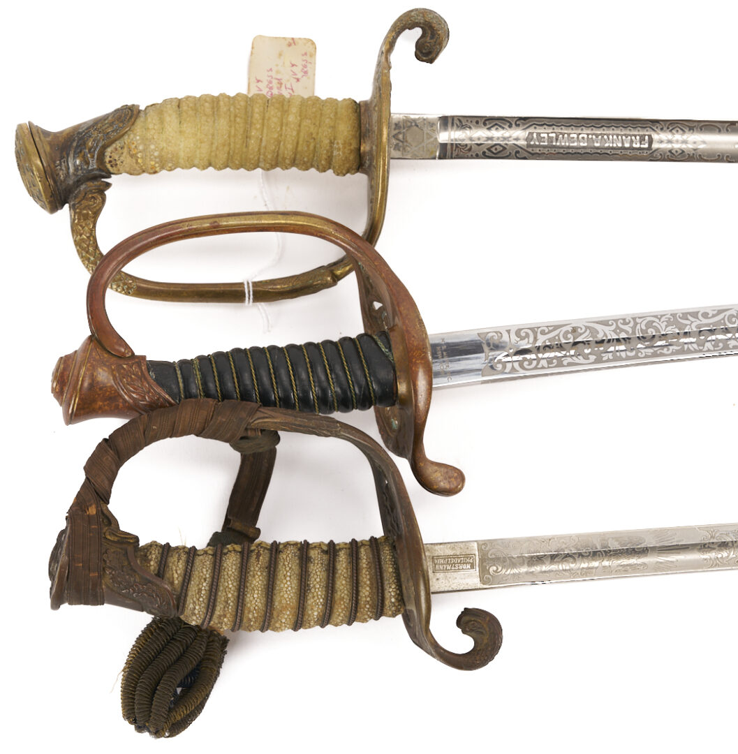 Lot 528: 5 American Swords, incl. Eagle Head, Starr Saber, 3 Post Civil War Swords (USMC) incl. scabbards