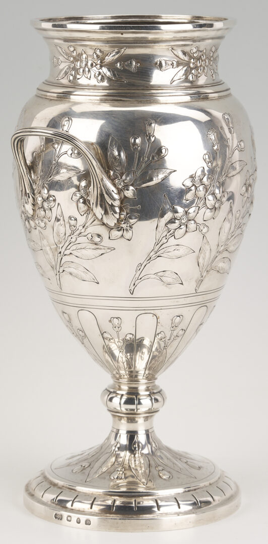 Lot 63: Queen Victoria Sterling Silver Presentation Urn