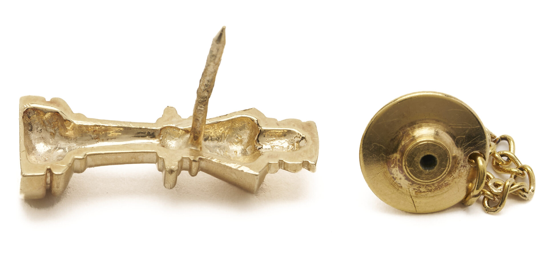 Lot 664: A. Gilbert 14K Chess Bar Brooch & 14K Chess King Pin