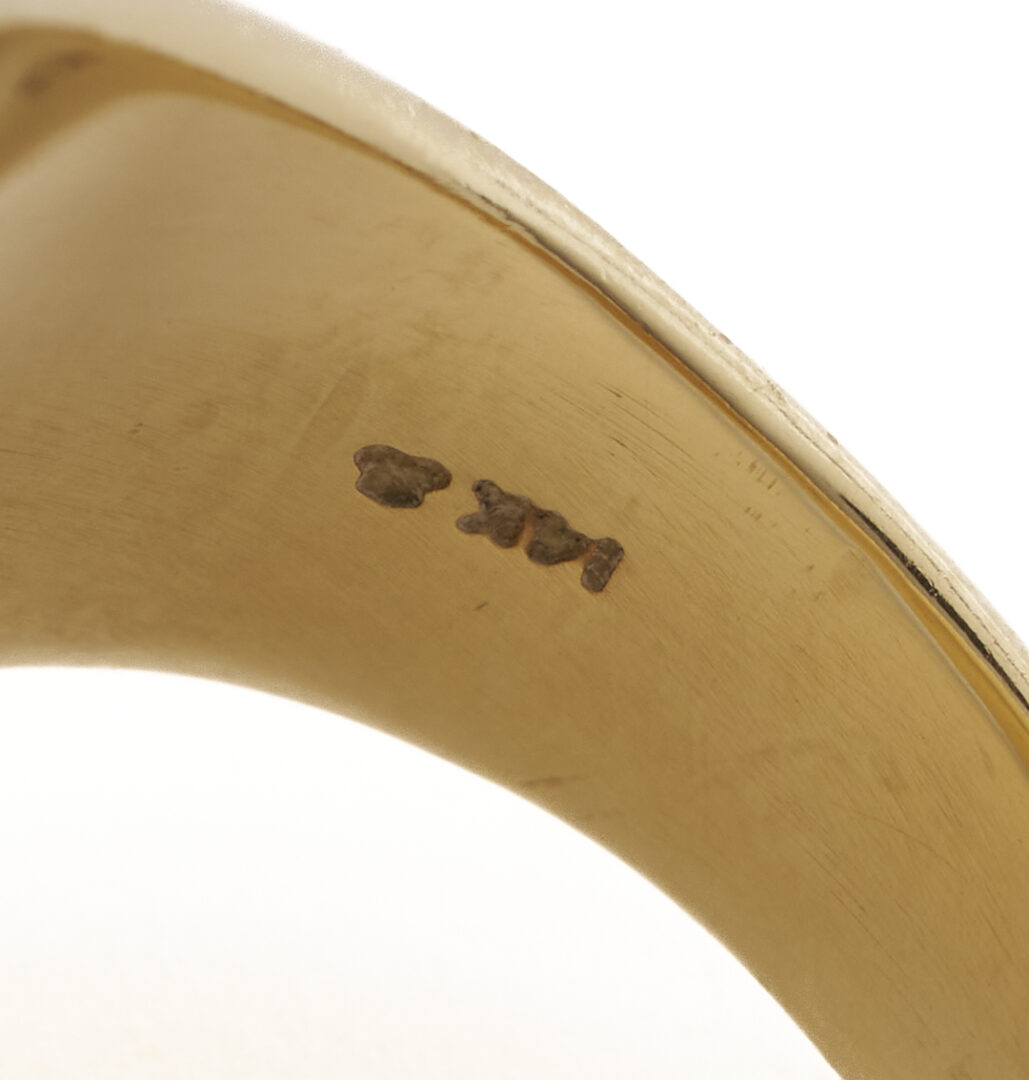 Lot 666: Men’s 14K Signet Ring