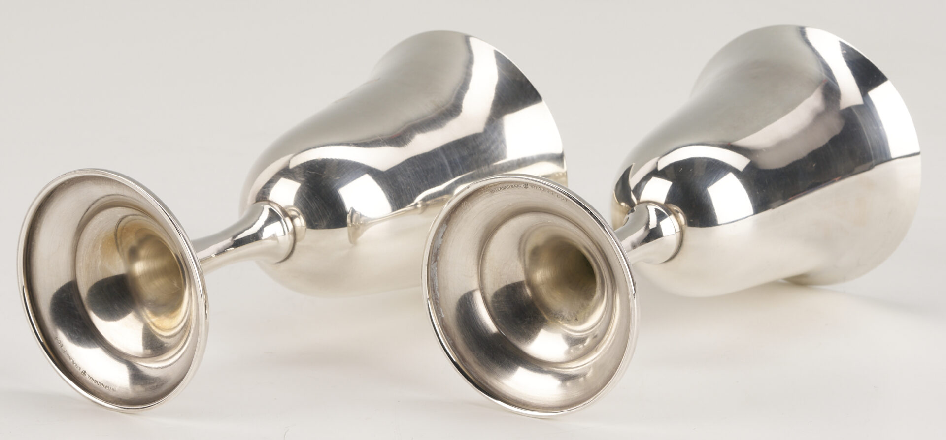 Lot 692: 8 International Sterling Silver Goblets