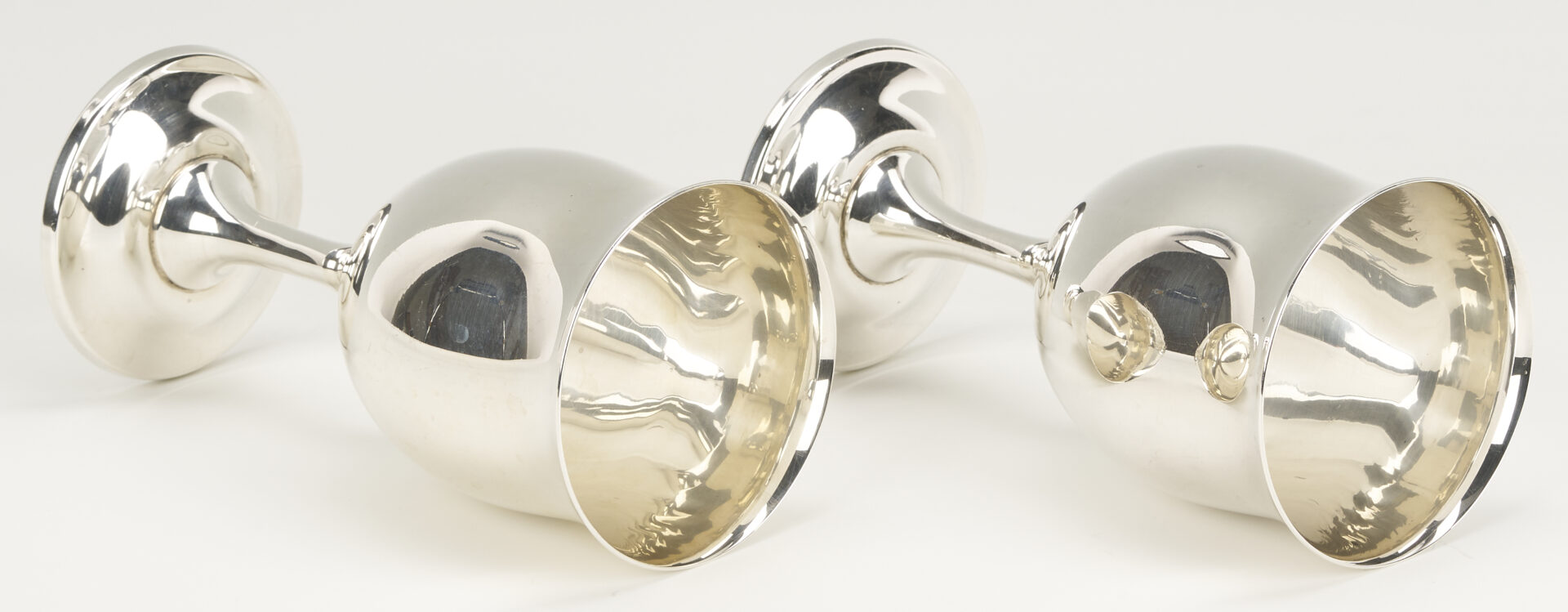 Lot 698: 6 Reed & Barton Sterling Silver Goblets