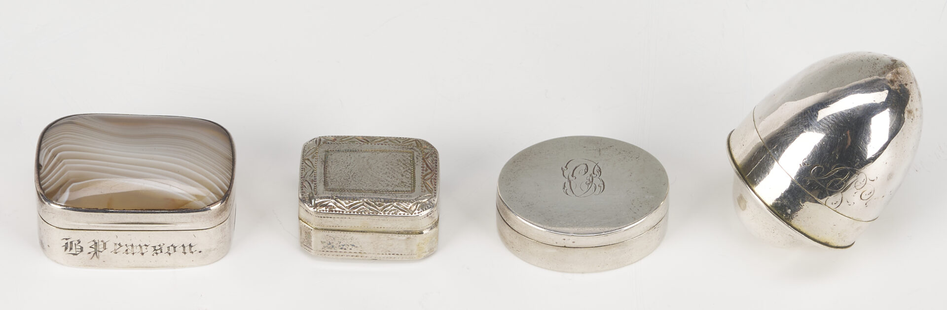 Lot 71: 4 Antique Silver Vinaigrettes incl. Acorn