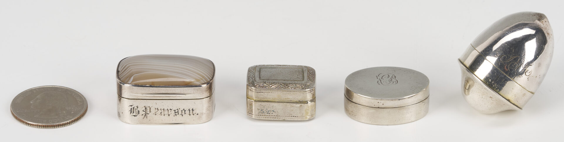 Lot 71: 4 Antique Silver Vinaigrettes incl. Acorn