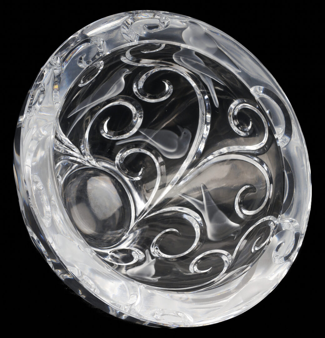 Lot 763: Lalique Crystal Verone Centerpiece Bowl