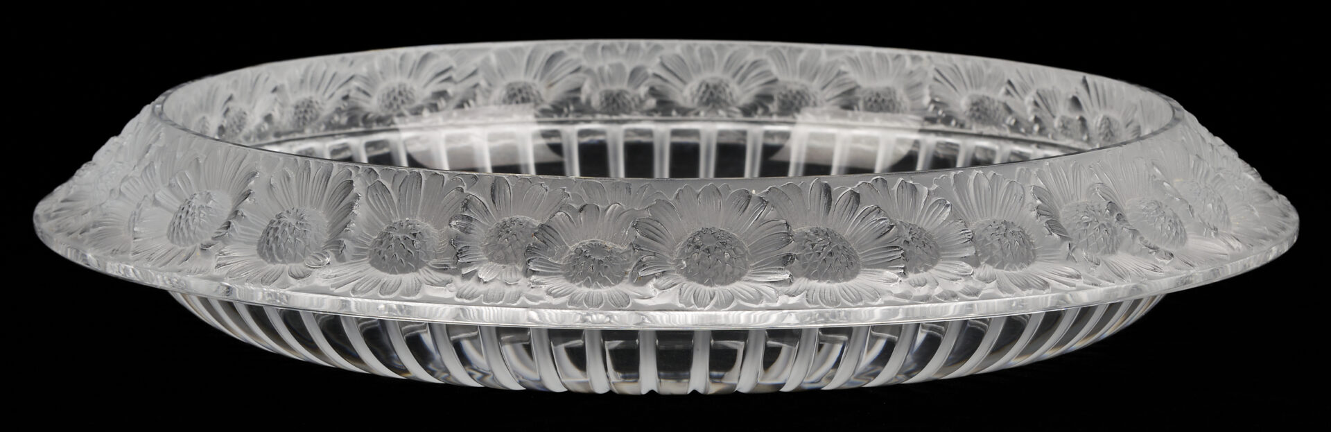 Lot 764: Lalique Crystal Marguerites Bowl