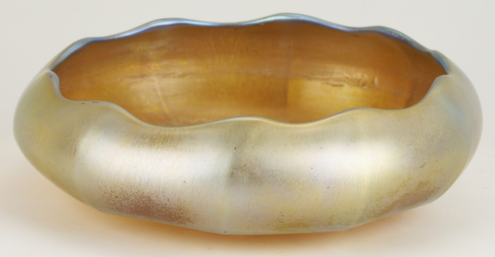 Lot 770: Steuben Aurene Gold Iridescent Art Glass Bowl