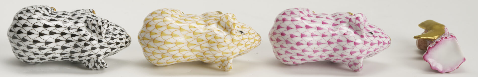 Lot 772: 13 Herend Fishscale Figures incl. Cavalier Spaniel, Shell