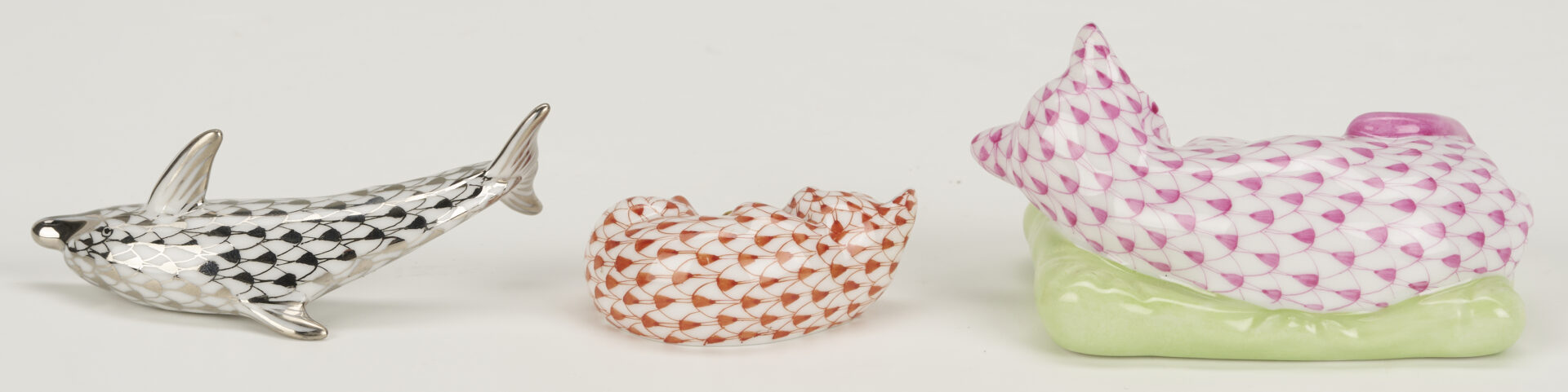 Lot 772: 13 Herend Fishscale Figures incl. Cavalier Spaniel, Shell