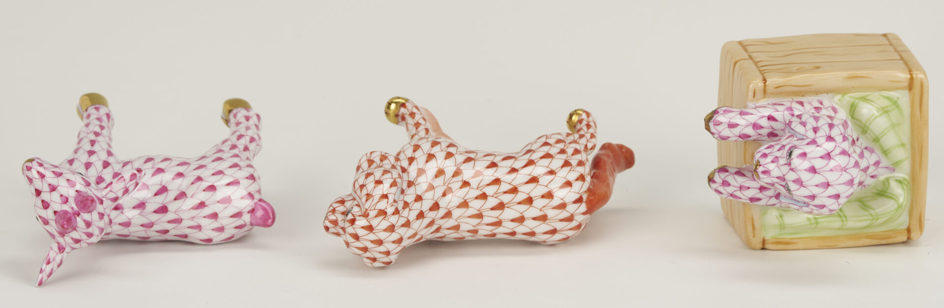 Lot 772: 13 Herend Fishscale Figures incl. Cavalier Spaniel, Shell