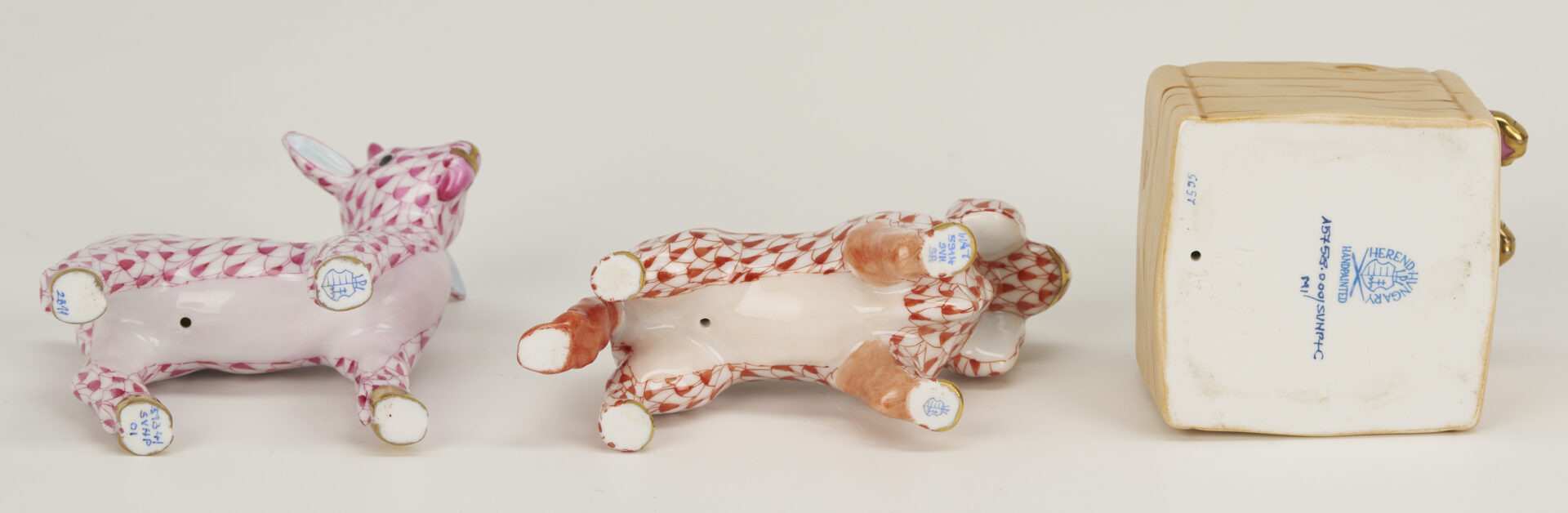 Lot 772: 13 Herend Fishscale Figures incl. Cavalier Spaniel, Shell