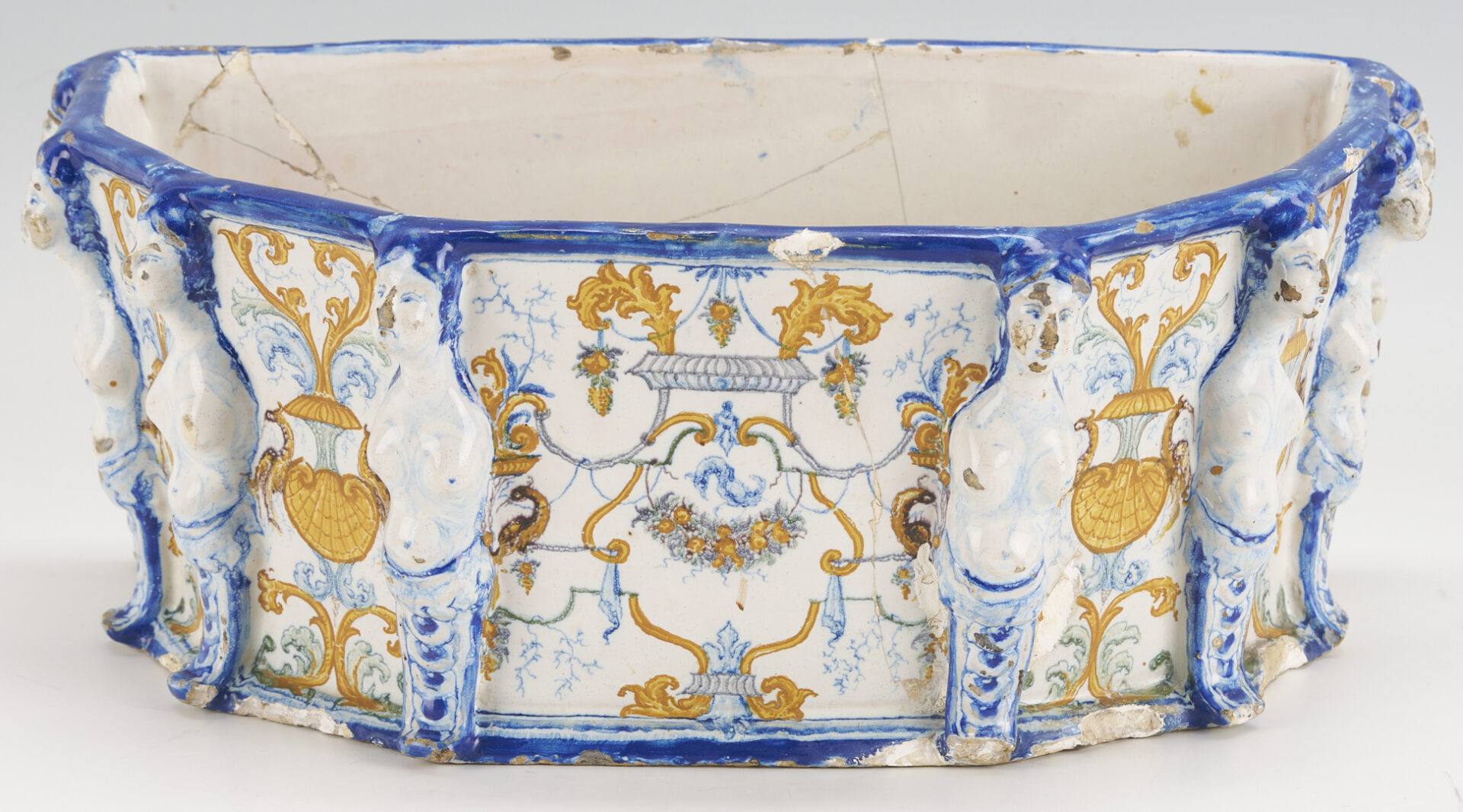 Lot 773: 2 Blue & White Majolica Shell Form Bowls plus Faience Jardiniere