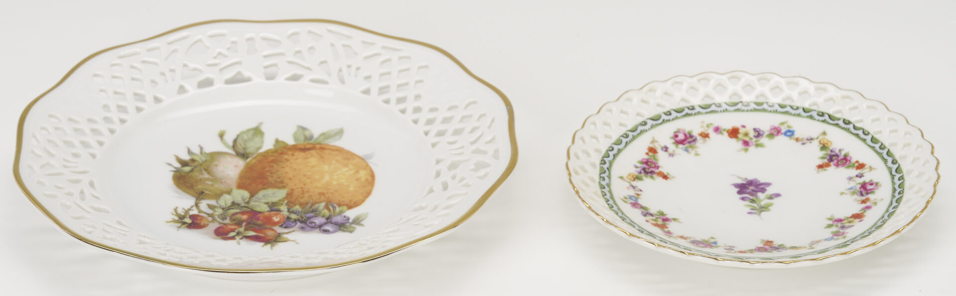 Lot 777: 36 Pcs Empress Dresden Flowers Porcelain Incl. Coffee Pot