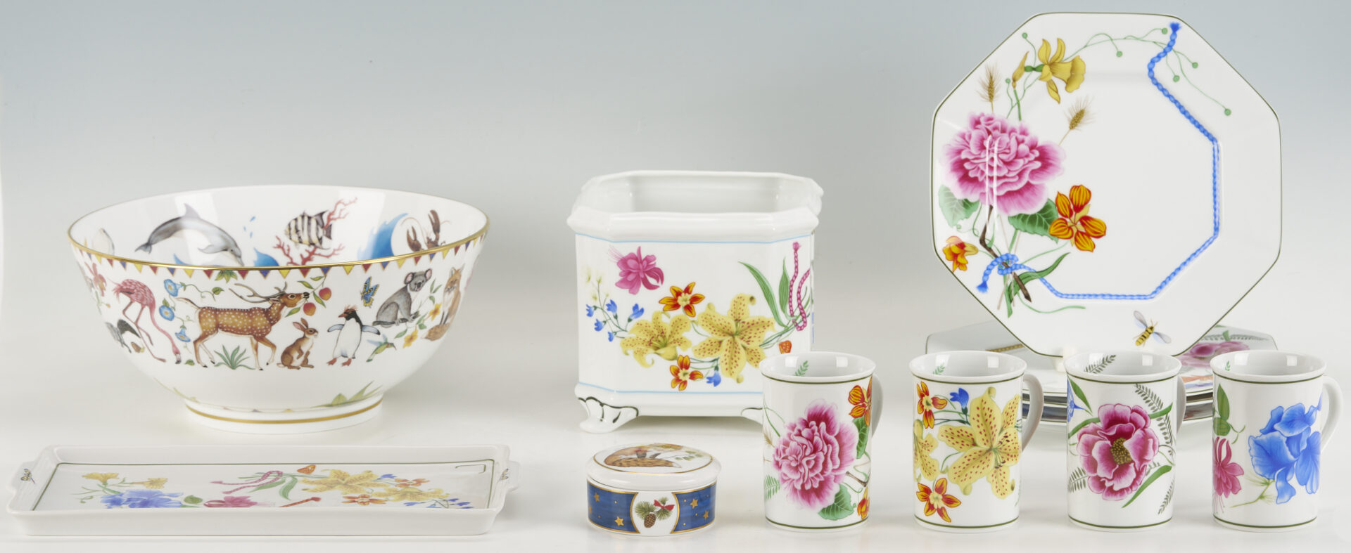 Lot 778: 12 Lynn Chase Assorted Porcelain Items