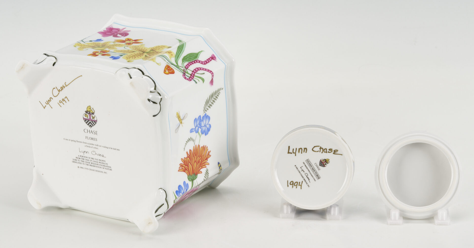 Lot 778: 12 Lynn Chase Assorted Porcelain Items