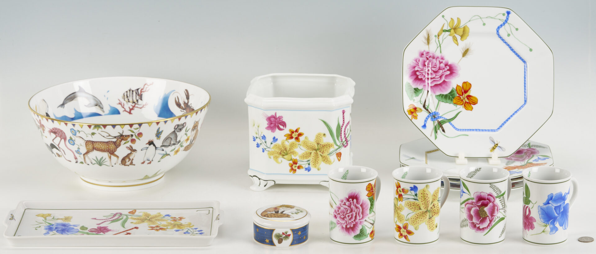 Lot 778: 12 Lynn Chase Assorted Porcelain Items