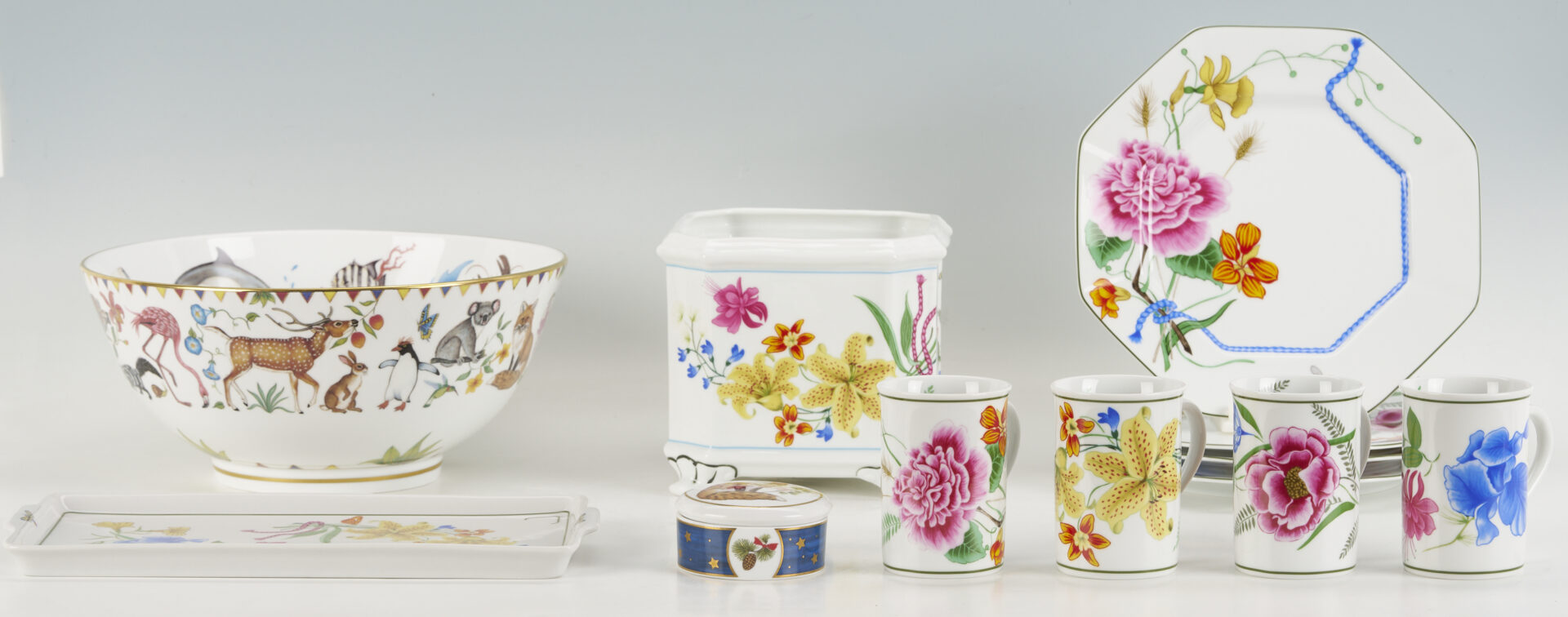 Lot 778: 12 Lynn Chase Assorted Porcelain Items