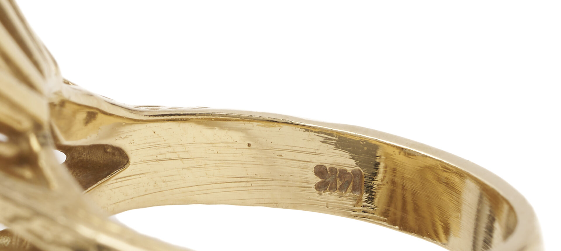 Lot 780: 14K Gold Cocktail Ring w/ Oval Cut Blue Topaz