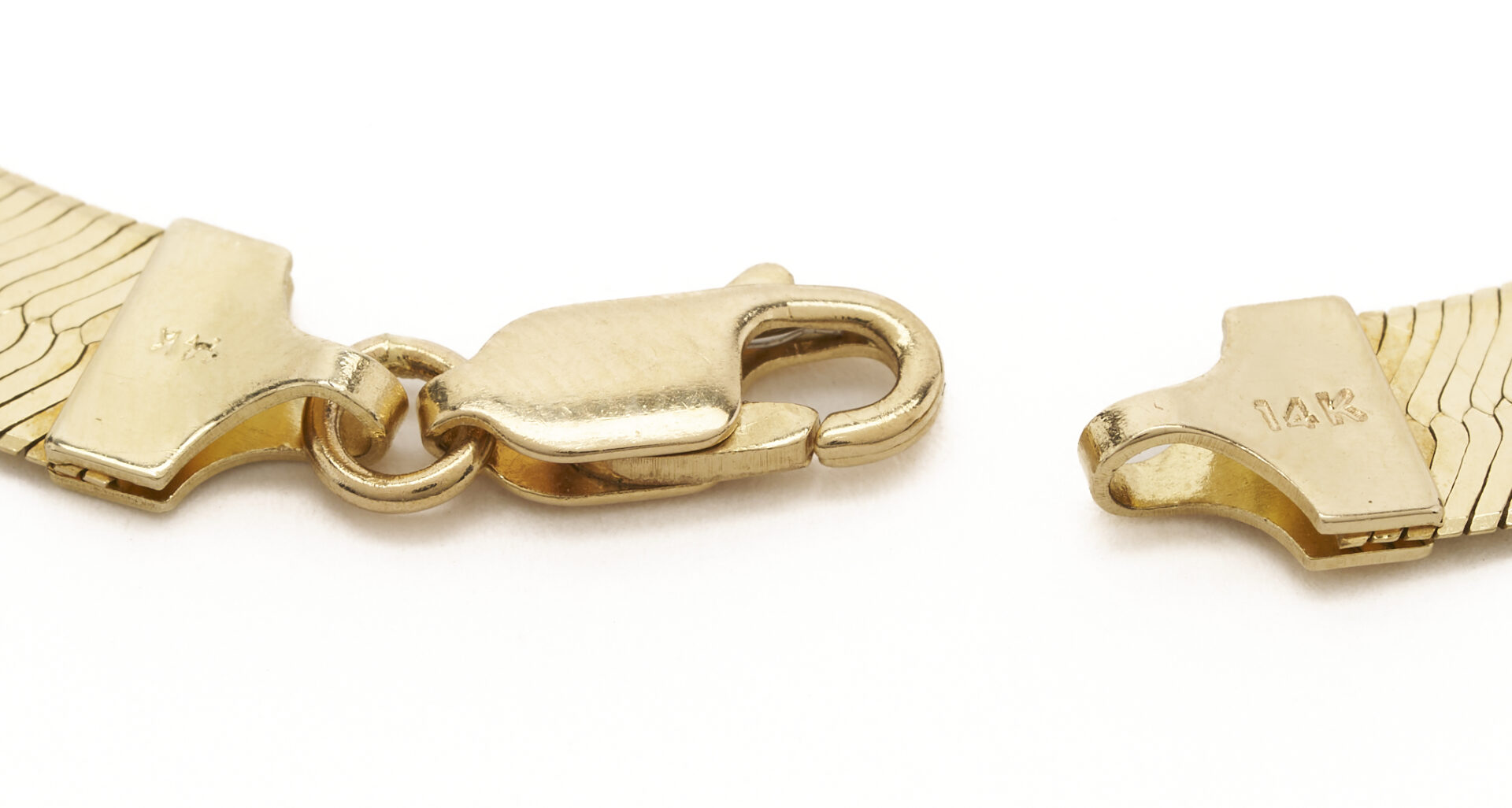 Lot 781: Royal Chain Inc. 14K Herringbone Necklace