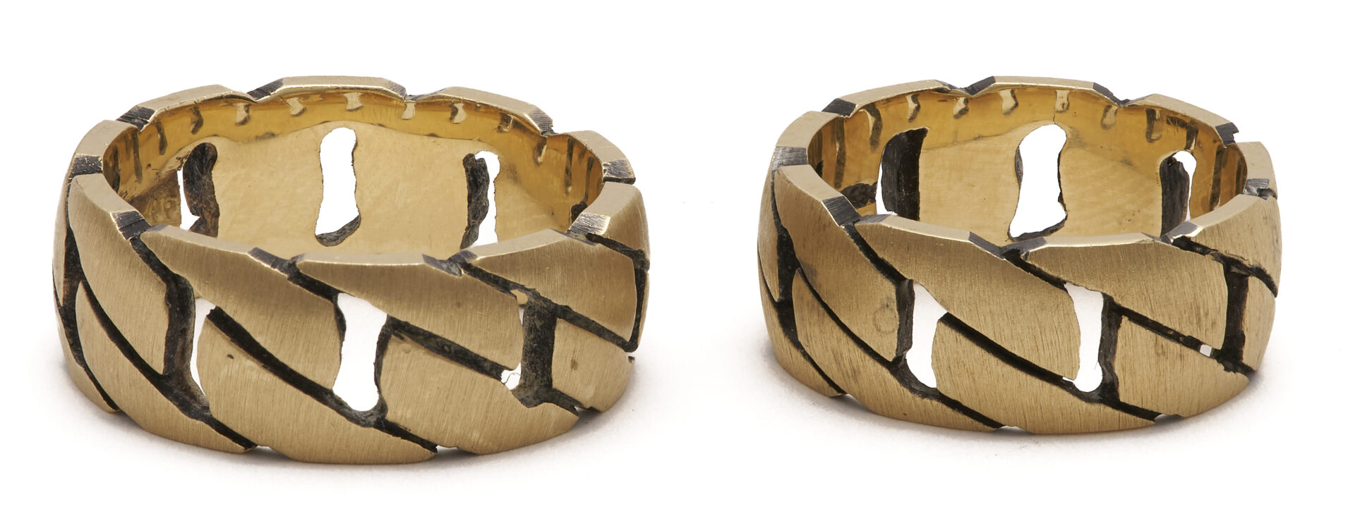 Lot 785: Two 14K Curb Link Style Wedding Bands