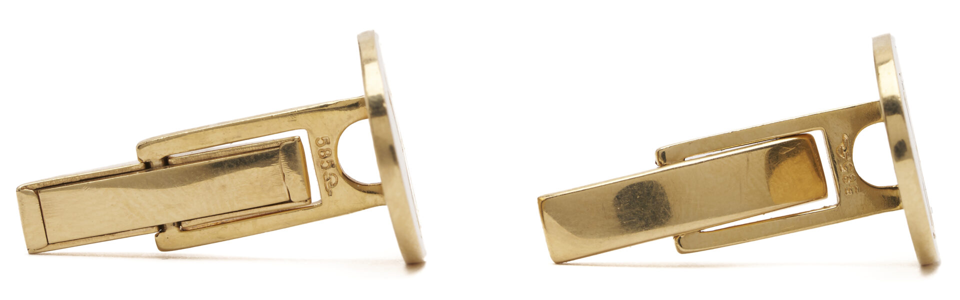 Lot 786: Pr. 14K Gold Cuff Links, Monogram R