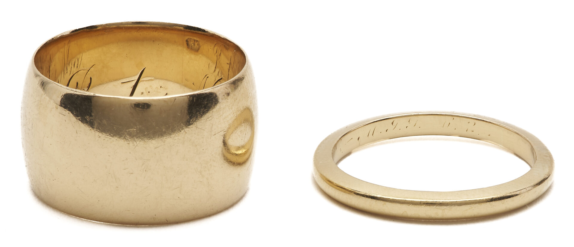 Lot 788: 2 Yellow Gold Wedding Bands