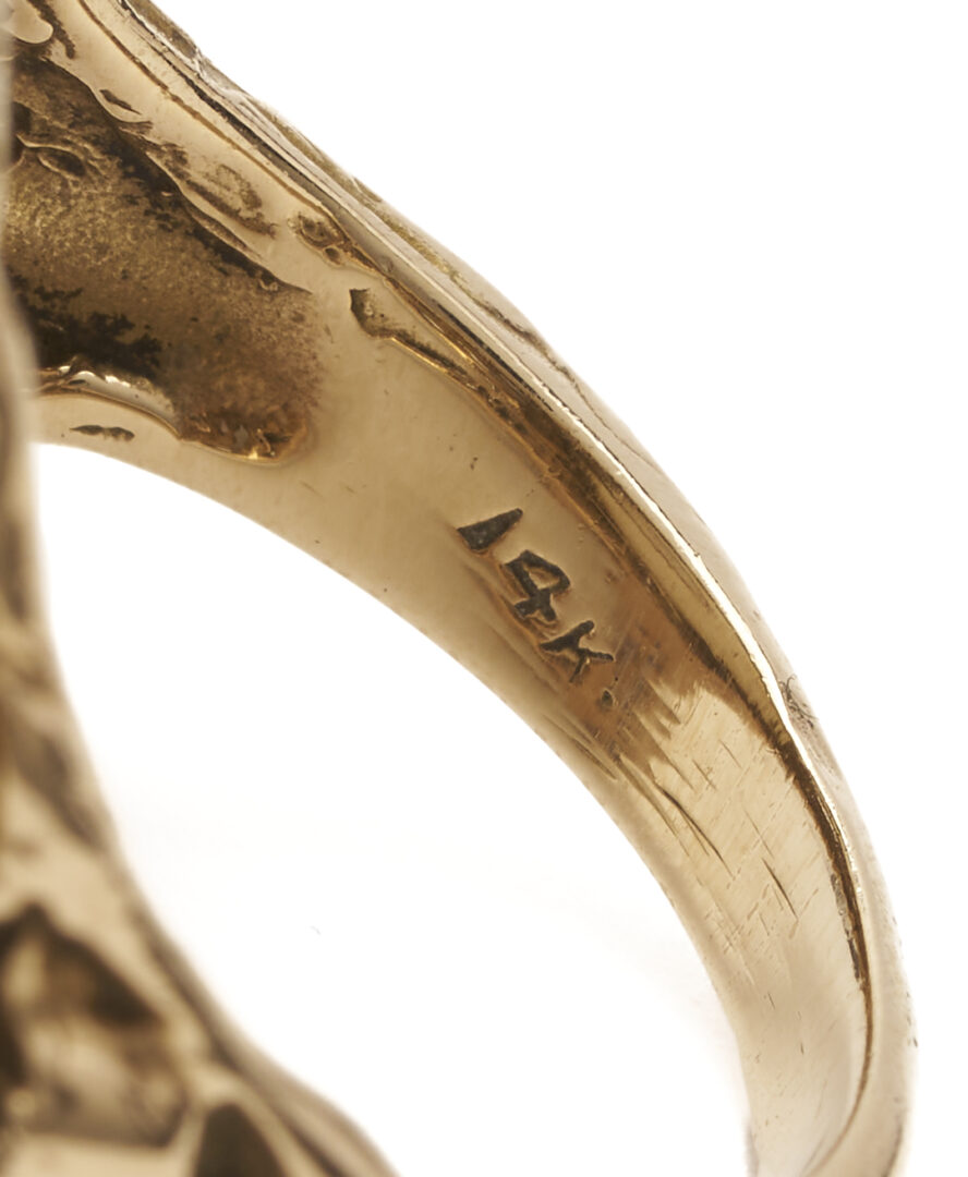 Lot 796: Ladies’ 14K Gold Ring Operculum Shell
