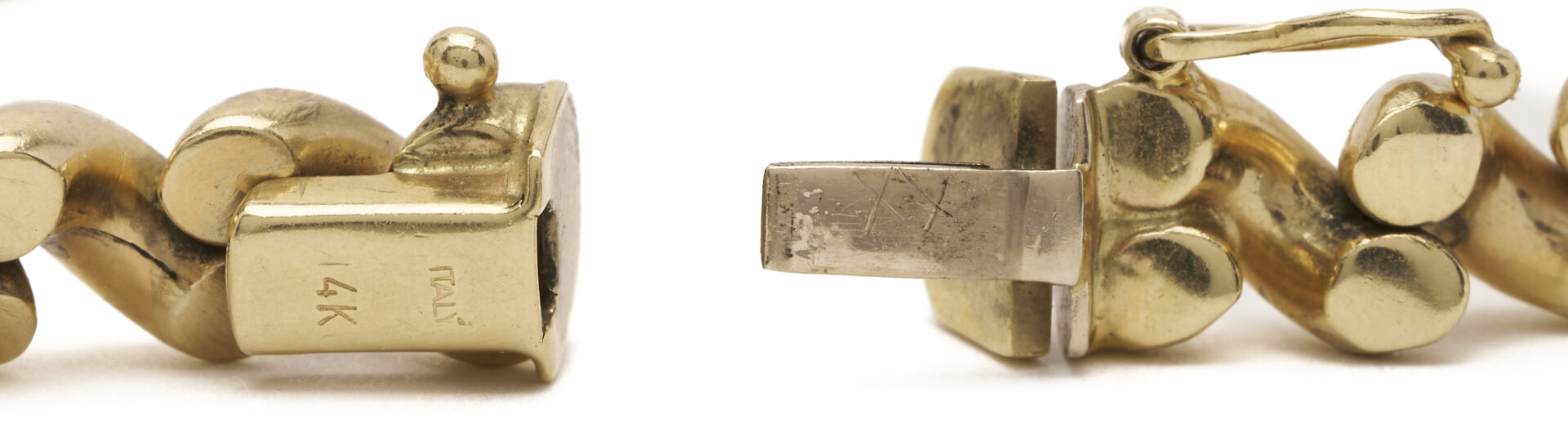 Lot 797: 14K Italian San Marco Bracelet