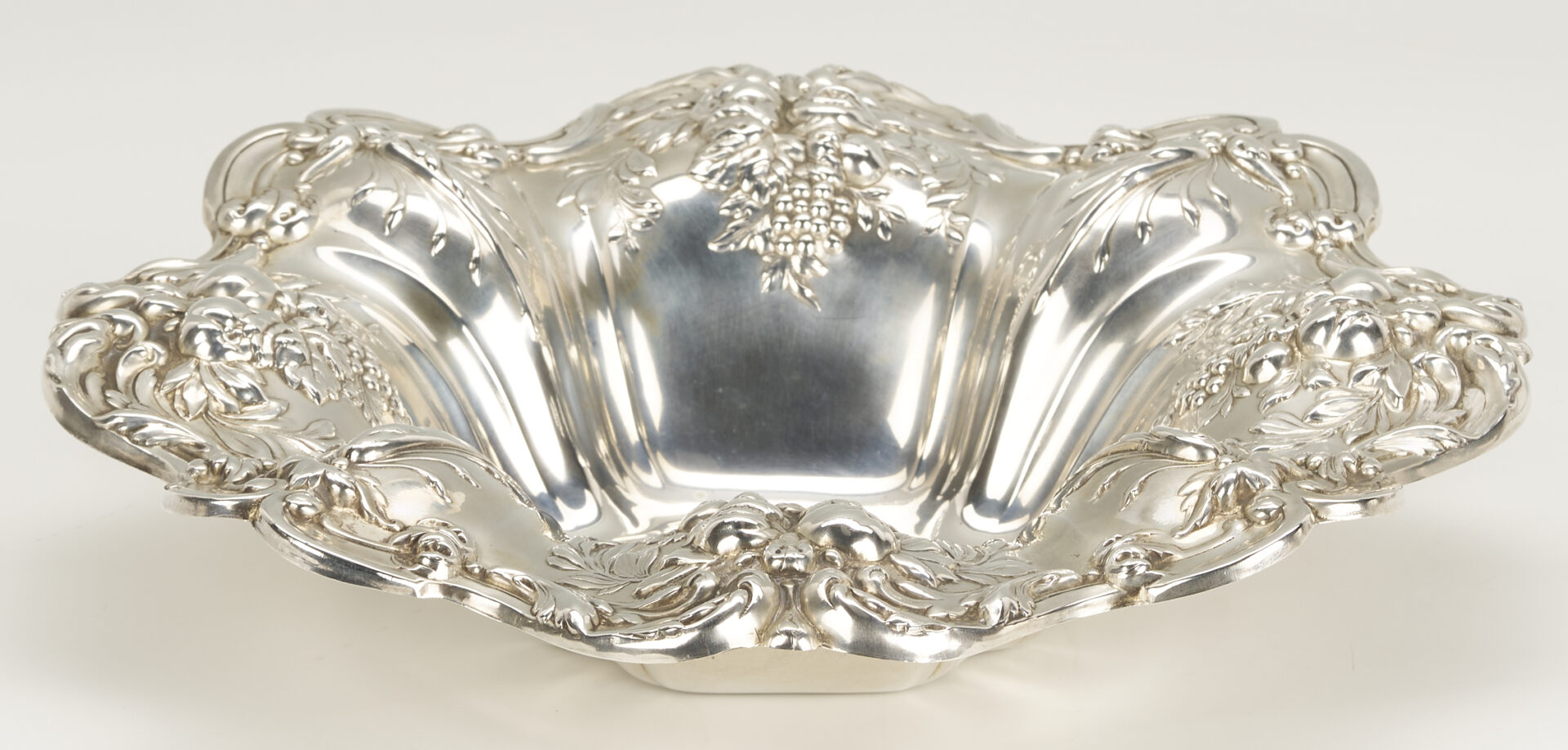 Lot 833: Francis 1 Sterling Silver Serving Bowl & 4 Sterling Overlay Trivets