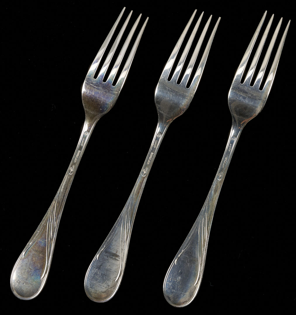 Lot 835: 13 Lunt Sterling Silver Forks, Quintessence Pattern